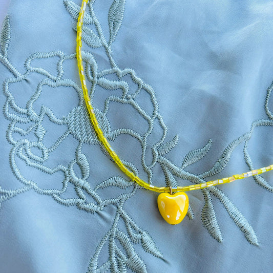 Collar Corazón Amarillo